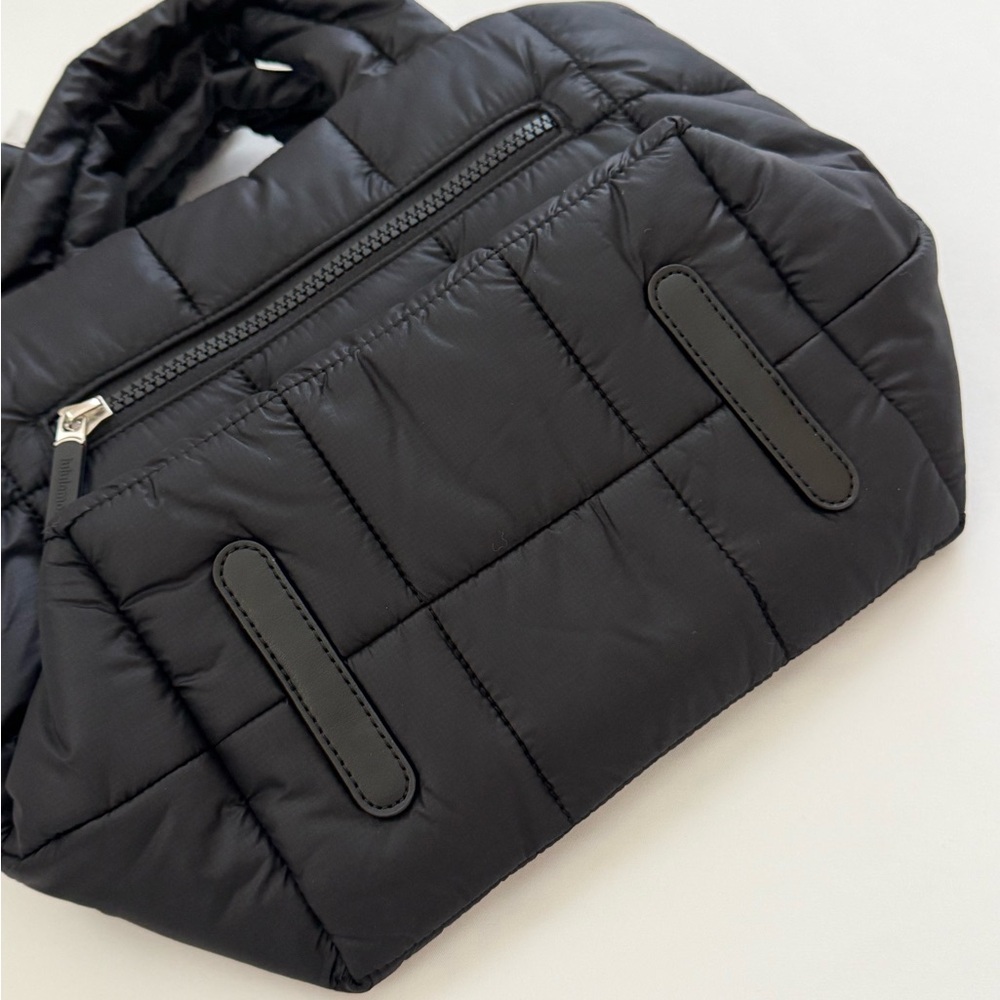Lululemon Quilted Grid Small Tote, Black - Picture 5 of 16